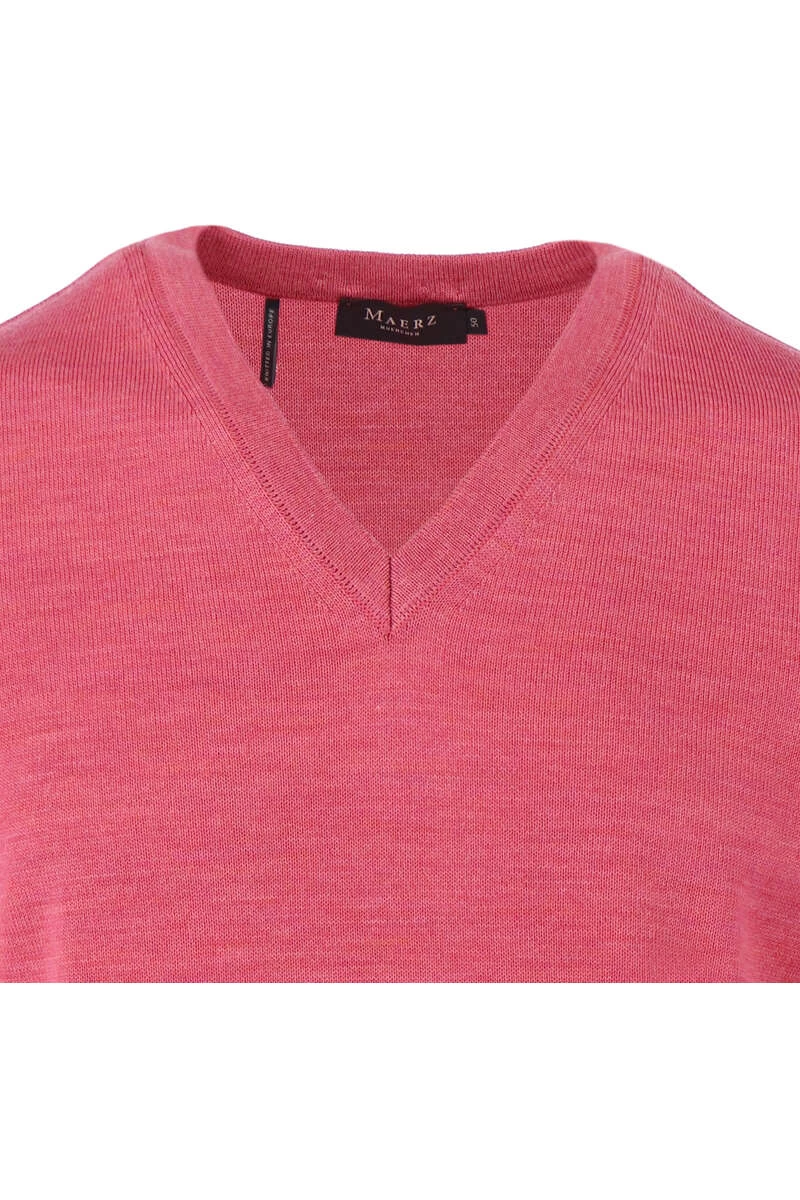 MAERZ Superwash Classic Fit Herren Pullover V-Ausschnitt Himbeer 2 MAERZ Superwash Classic Fit Herren Pullover V-Ausschnitt Himbeer – Bild 2