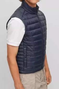 Hugo Boss BOSS Regular Fit Herren Steppweste Dunkelblau 7 Hugo Boss BOSS Regular Fit Herren Steppweste Dunkelblau -Ho ho ho, Mode in Grün. 50471854 404 4 800